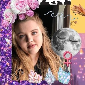 Meet your Posher, Caitlin